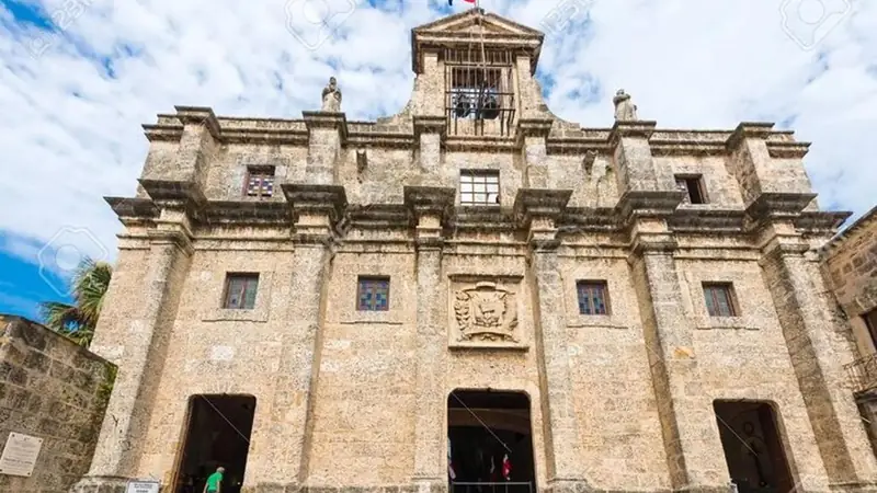 Half day: Colonial Zone, Columbus Lighthouse and Tres Ojos